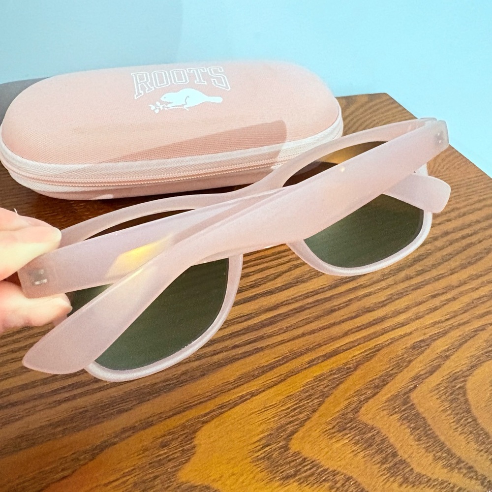 Roots Pink Frame Kids Sunglasses with Case - Picture 2 of 3